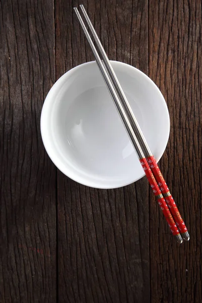 Kinesiska skål med pinnar — Stockfoto