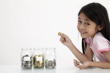 küçük paralar ile üç kaydetme kavanoz