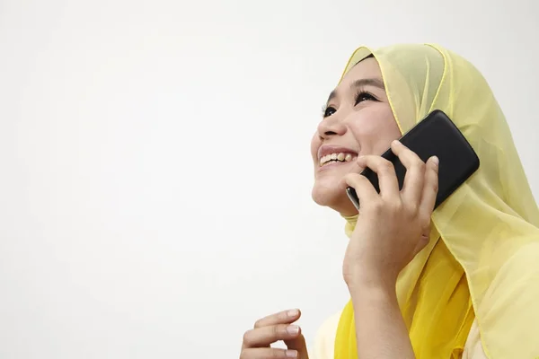 Mujer Malaya Hablando Por Teléfono — Foto de Stock