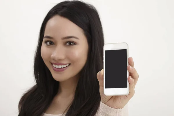 Malay Woman Show Blank Dosplay Smartphone — Stock Photo, Image