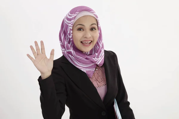 Malaiische Frau Business Anzug Mit Winkender Hand — Stockfoto