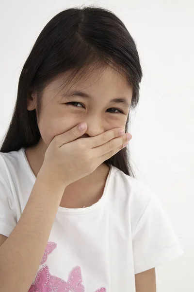 Meisje Haar Mond Gevoel Grappig Gesloten — Stockfoto