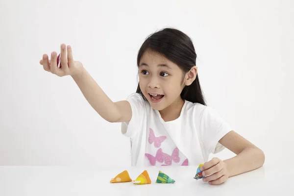 Maleis Meisje Speelt Traditionele Spel Batu Seremban Serembat — Stockfoto