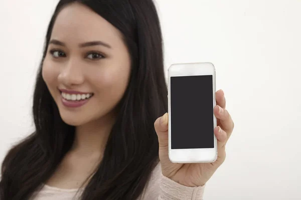 Malay Woman Show Blank Dosplay Smartphone — Stock Photo, Image