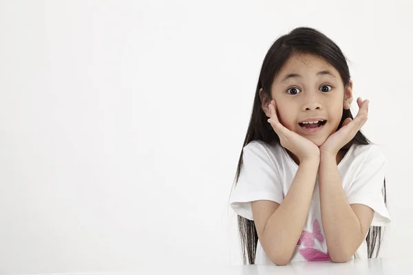 Pequeña Mano Niña Barbilla — Foto de Stock