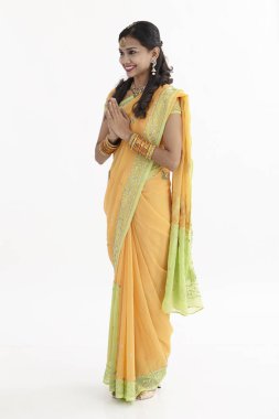 Tam uzunlukta tebrik bir Kızılderili kadın portresi