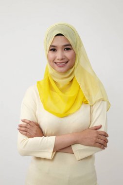 Malay kadın kol beyaz arka plan üzerinde çarpı işareti