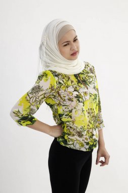 malay kadın sırt ağrısı olması