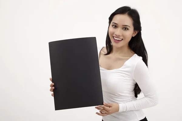 Mulher Malaia Segurando Cartaz Preto — Fotografia de Stock