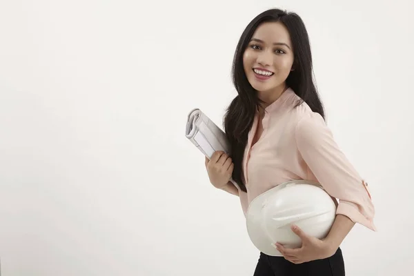 Mujer Arquitecto Ingeniero Posando Estudio — Foto de Stock