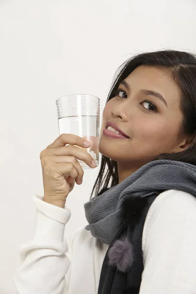 Malay Woman Holding Glass Water — Stock Photo, Image