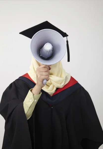 Afstuderen Student Schreeuwen Door Megafoon Gezicht Bedekt — Stockfoto