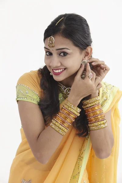 Retrato Una Mujer Del Sur India Con Joyas Sari —  Fotos de Stock