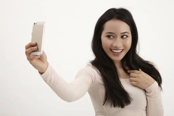 Maleis Vrouw Selfie Witte Achtergrond — Stockfoto