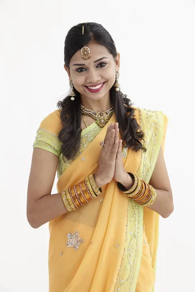 Porträtt Indisk Kvinna Som Hälsning — Stockfoto