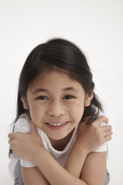 aşağı çömelme ve yukarı doğru seyir evlat