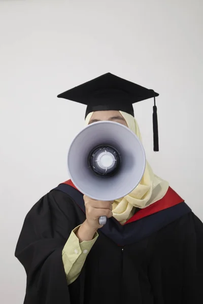 Estudante Graduação Gritando Através Rosto Megafone Coberto — Fotografia de Stock