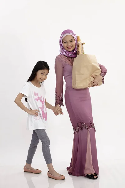 Mère Fille Faisant Shopping Dans Épicerie — Photo