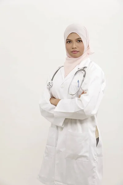 Malajsky Lékařka Bílém Pozadí — Stock fotografie