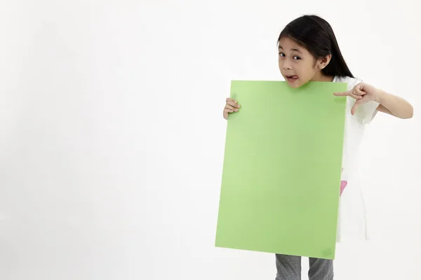 Criança Segurando Vazio Cartaz Verde — Fotografia de Stock