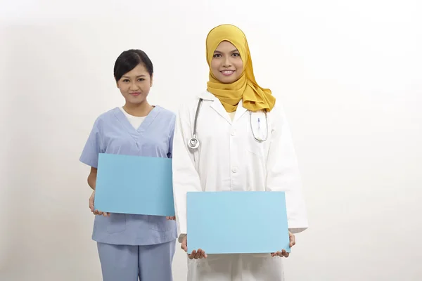 Female doctor and nurse — Stock Photo, Image