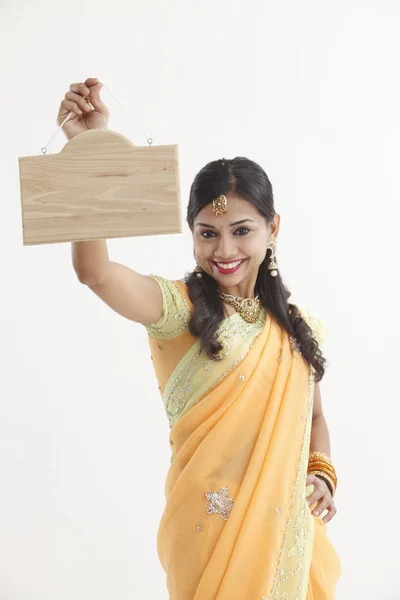 Індійська Жінка Висить Вивісок Жінка — стокове фото