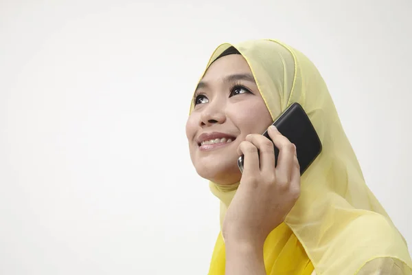 Mujer Malaya Hablando Por Teléfono — Foto de Stock