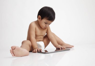 modern gadget tarafından çekti malay yürümeye başlayan çocuk