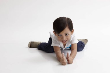 malay çocuk hakkında 3-6 yaşında oturma portre