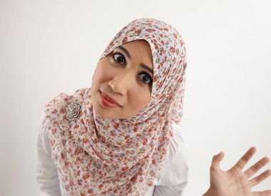 komik ifade ile Malay kadın