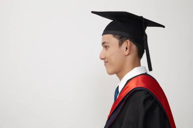  malay mezun öğrenci studio poz kamera seyir