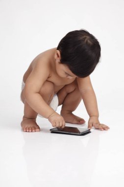 modern gadget tarafından çekti malay yürümeye başlayan çocuk