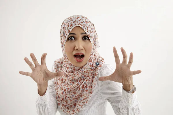 sürpriz ifade ile Malay kadın