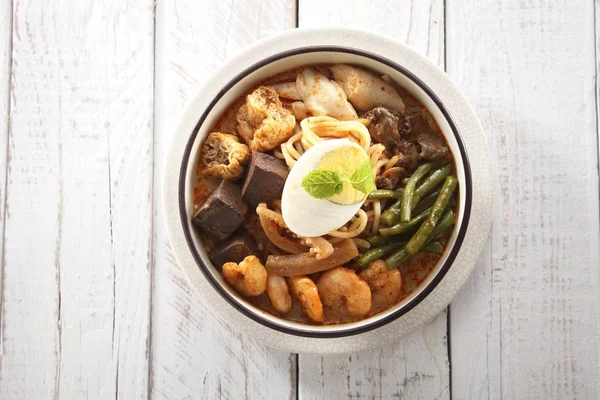 Malezya gıda kase köri erişte