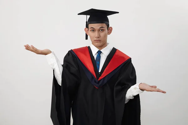 Malaiische Junge Graduierte Studentin Hand Weit Aufgerissen Wie Eine Waage — Stockfoto