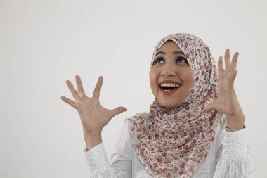 Malay kadın withsurprise ifade
