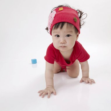 Çinli bebek beyaz arka plan üzerinde tarama