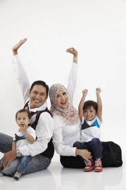 beyaz zemin üzerine Dört Kişilik Aile