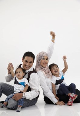 beyaz zemin üzerine Dört Kişilik Aile