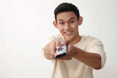 Malay genç holding uzaktan kumanda kanal geçiş 