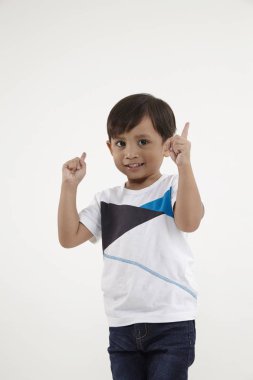 Kolunu el işareti ile yok 1 yetiştirme malay çocuk