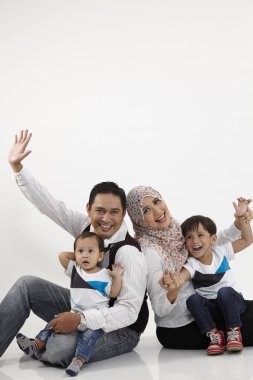 beyaz zemin üzerine Dört Kişilik Aile