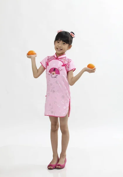 Chiński Dziewczyna Tradycyjną Odzież Pozdrowienie — Zdjęcie stockowe