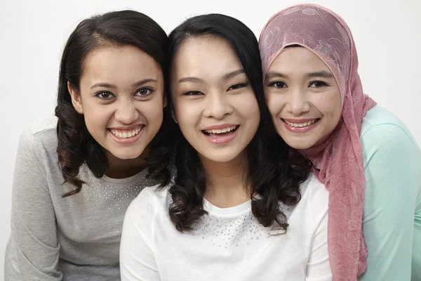 Studio poz üç malasian kız 