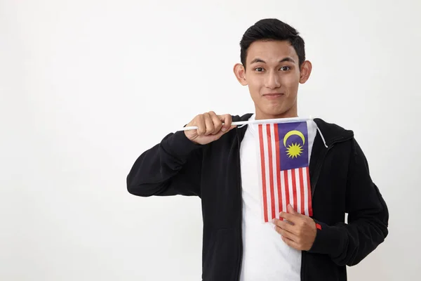 Młody Nastolatek Malajski Trzymając Flaga Malezji — Zdjęcie stockowe