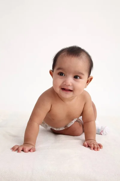 Malaiisches Baby Der Krabbelposition — Stockfoto