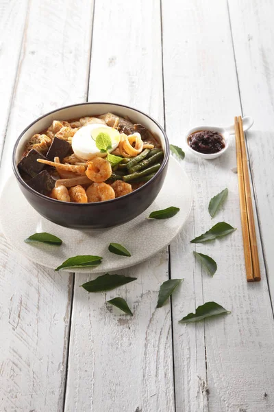 Malezya gıda kase köri erişte