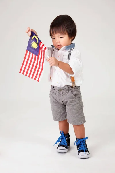 Niño Chino Sosteniendo Bandera Malasia — Foto de Stock