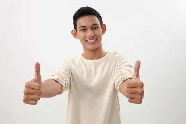Малайский Подросток Чувствует Себя Хорошо Двойным Большим Пальцем Вверх — стоковое фото