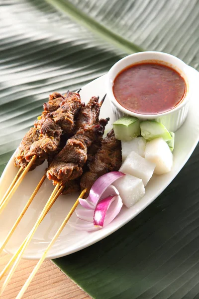 Malaysian Famous Food Satay Plate Cucumber Keupat — Stock Photo, Image
